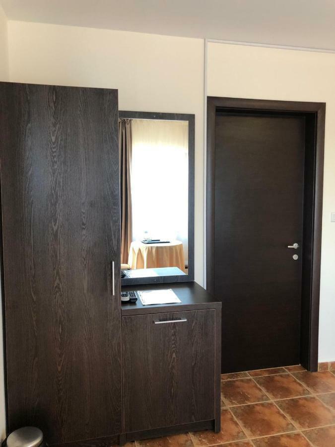 Eden Blue Hotel Costinesti Bagian luar foto